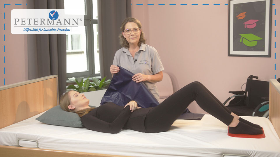 Petermann: Die praktische Anwendung des Gleittuchs »Blue Motion«