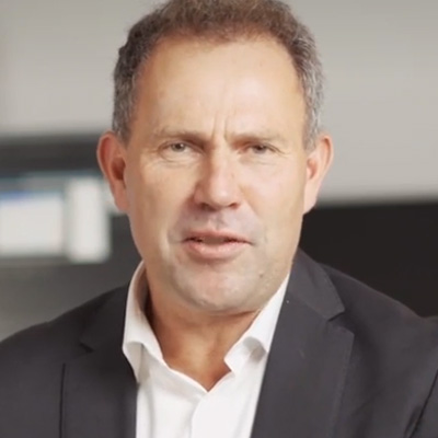Dr. Nils Lahmann